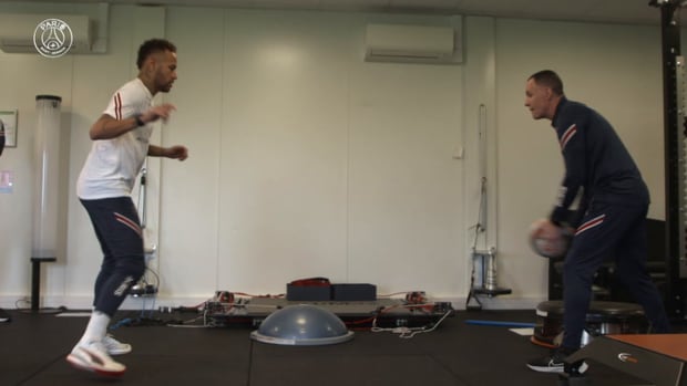 Neymar Jr 's gym session before his return to the field